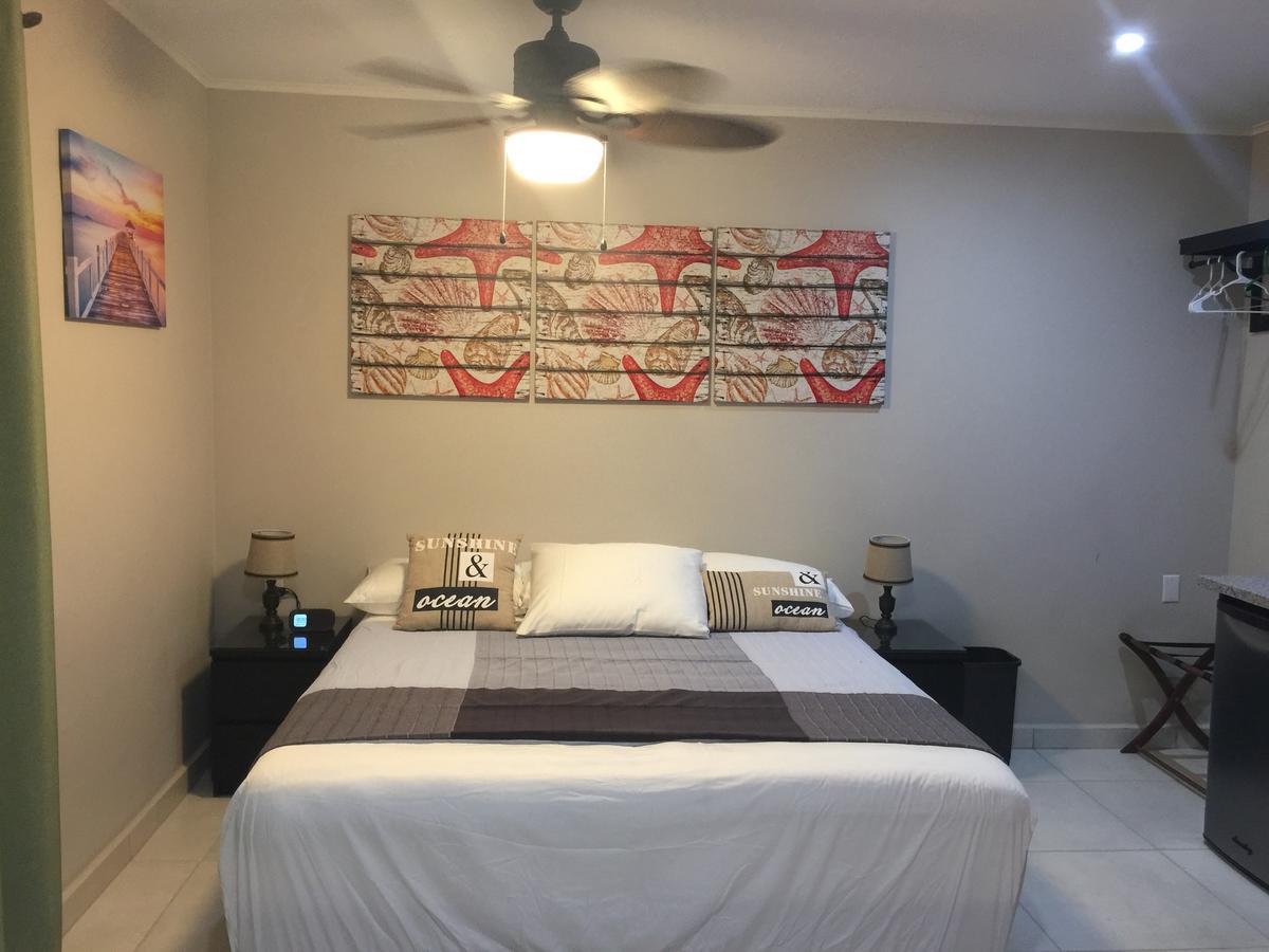 The Pier Beach Inn & Suites 威廉斯塔德 外观 照片