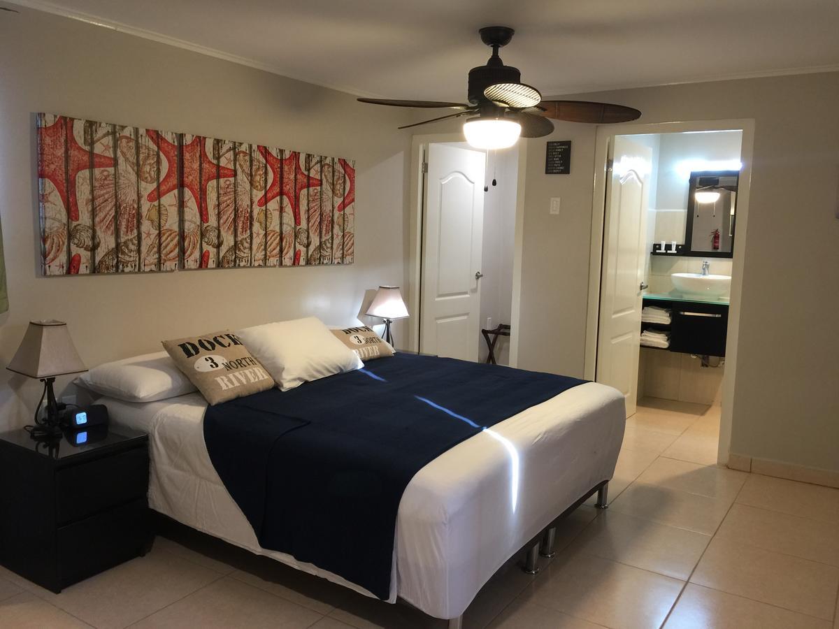 The Pier Beach Inn & Suites 威廉斯塔德 外观 照片