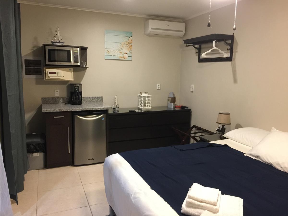 The Pier Beach Inn & Suites 威廉斯塔德 外观 照片