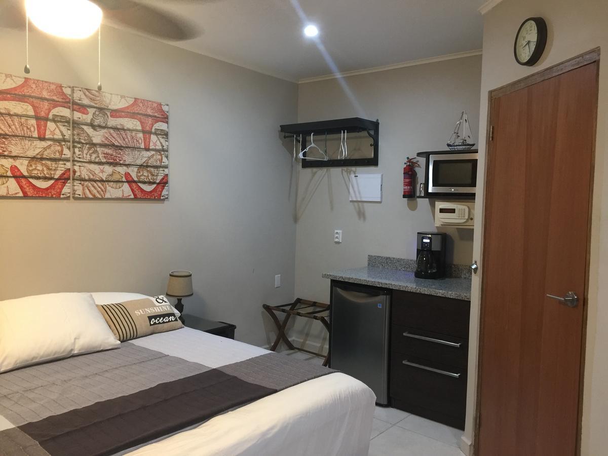 The Pier Beach Inn & Suites 威廉斯塔德 外观 照片