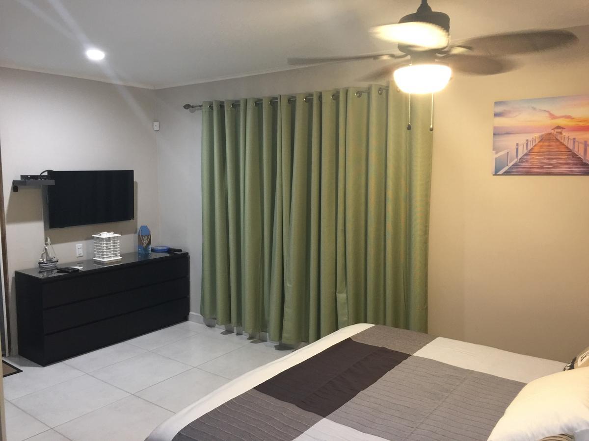 The Pier Beach Inn & Suites 威廉斯塔德 外观 照片