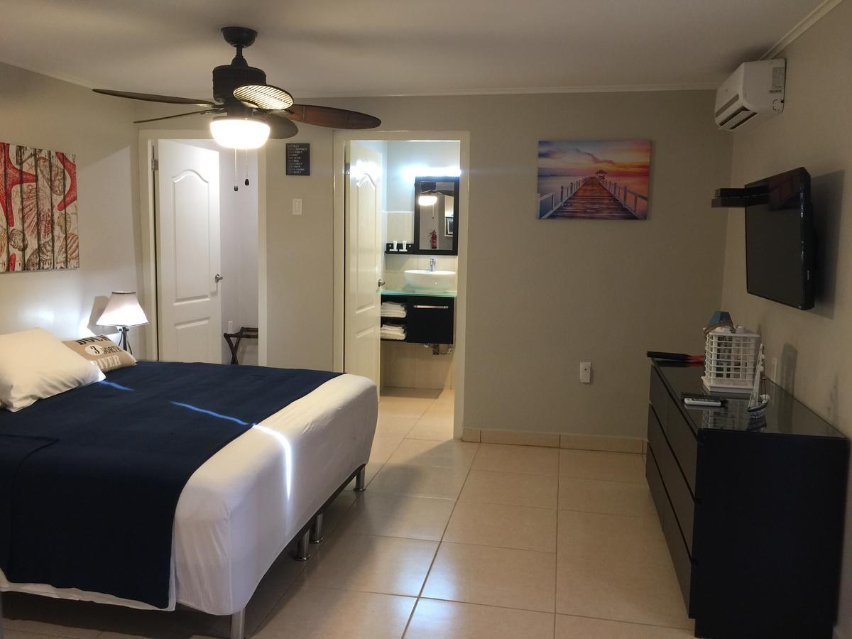 The Pier Beach Inn & Suites 威廉斯塔德 外观 照片